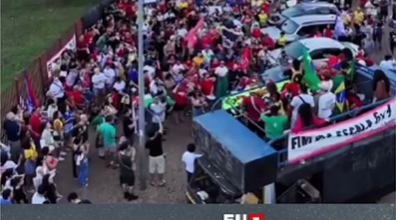 COMUNISTAS MOSTRAM A CARA - Manifestantes protestam em Porto Velho contra PEC da Blindagem e anistia a golpistas do 8 de janeiro 
